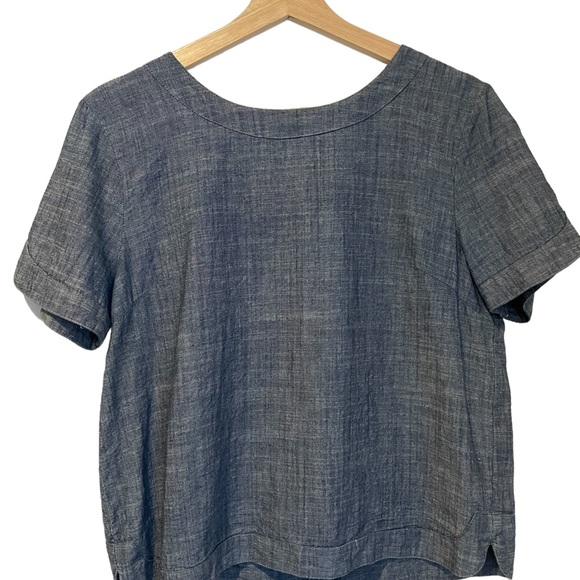 Chambray Short Sleeve Blouse with Full Back Zip Detail in Back Size Small - Picture 2 of 5